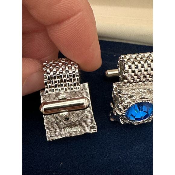 Vintage Swank Wrap Around Cufflinks Silver Tone Blue Glass Stone - Picture 1 of 6